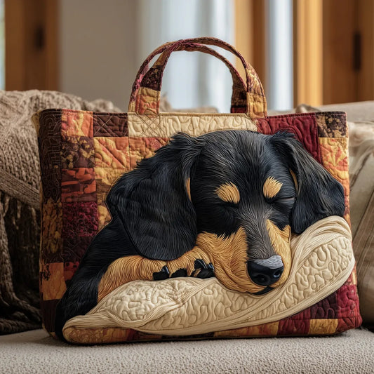 Bolso artesanal con diseño de perro salchicha.
