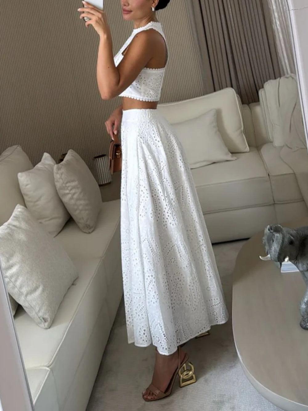 CONJUNTO DE FALDA MIDI CON DETALLE DE OJALILLO