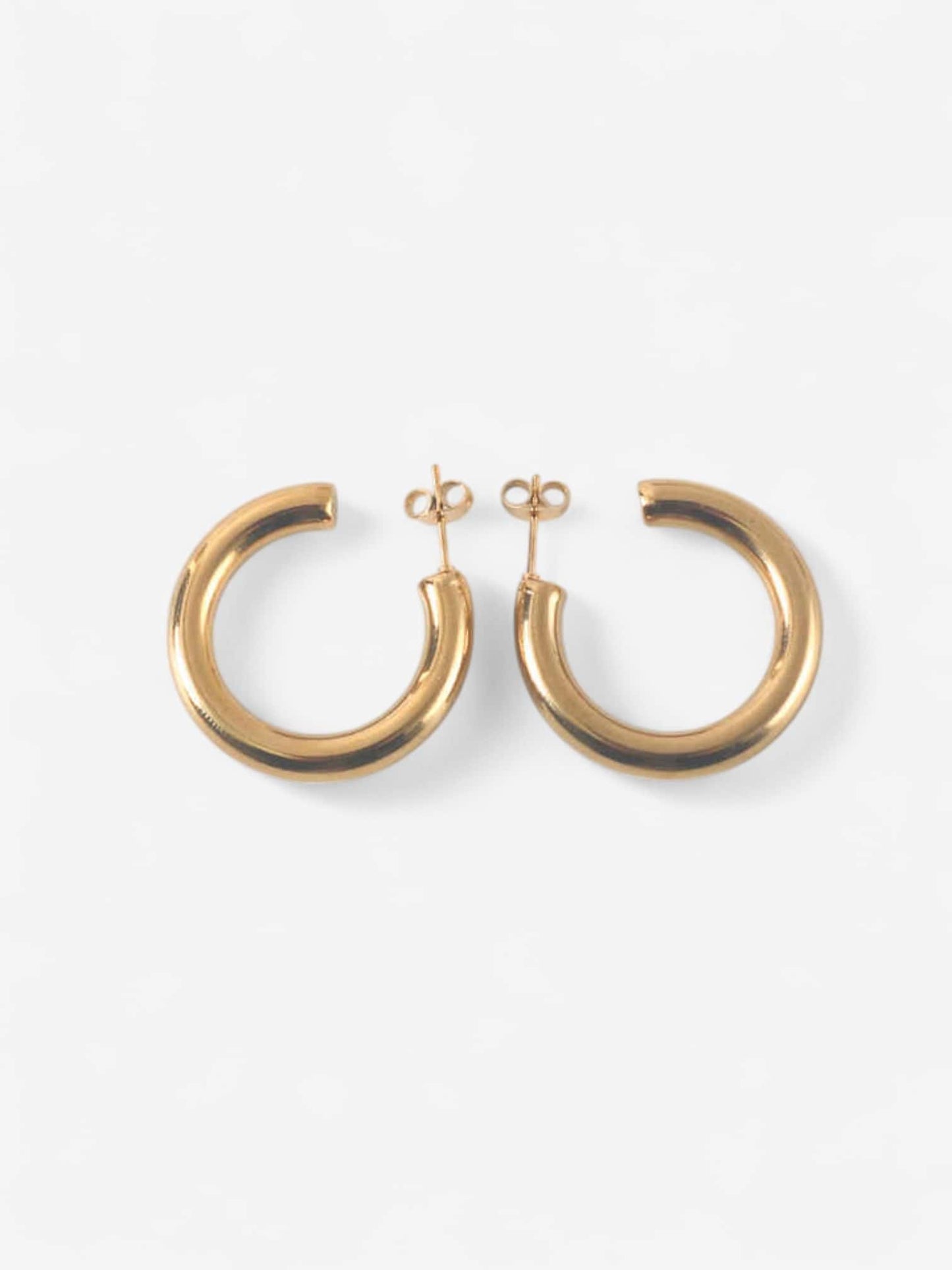 VITA | AROS GRUESOS DORADOS CON ACABADO PULIDO