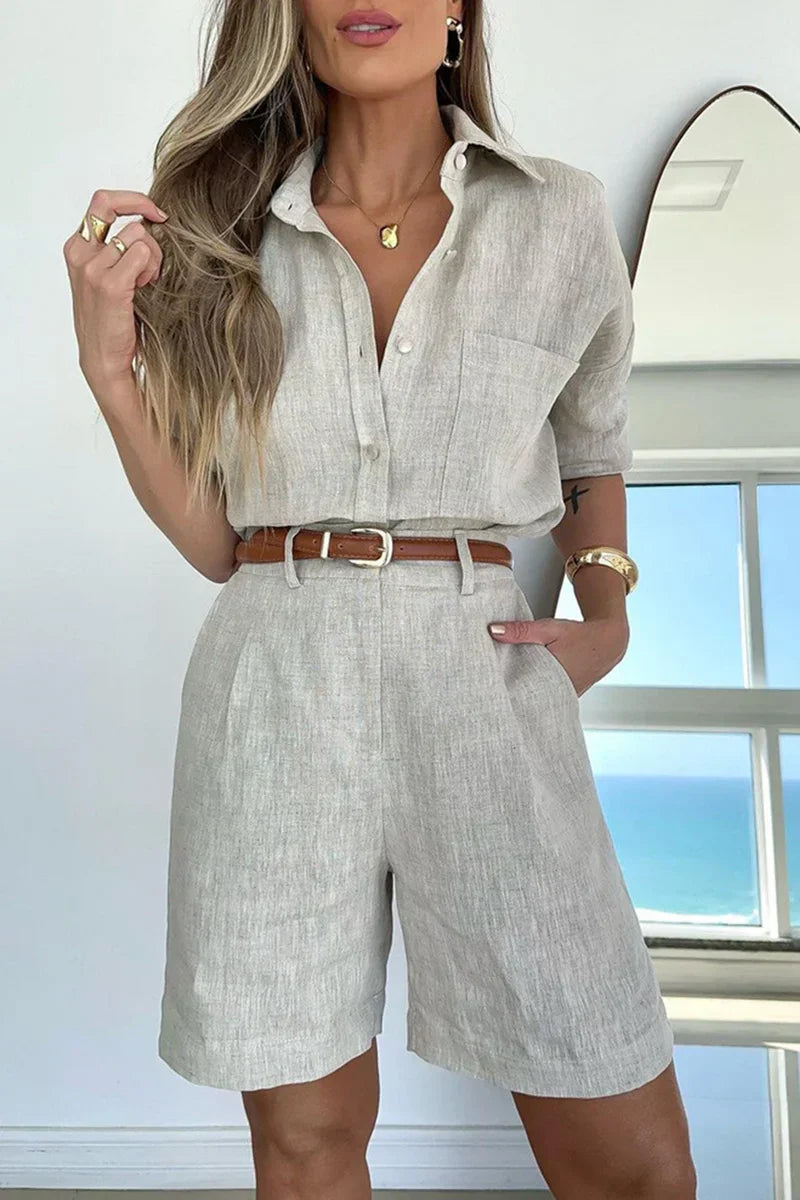 ELSA BLUSA SÓLIDA Y PANTALONES CORTOS CON CINTURÓN