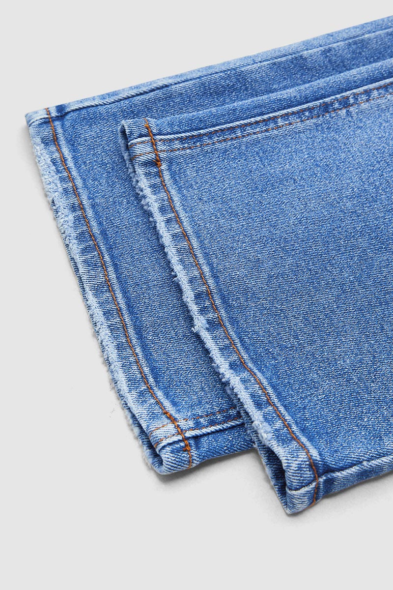 María - Vaqueros Rectos en Denim Elástico