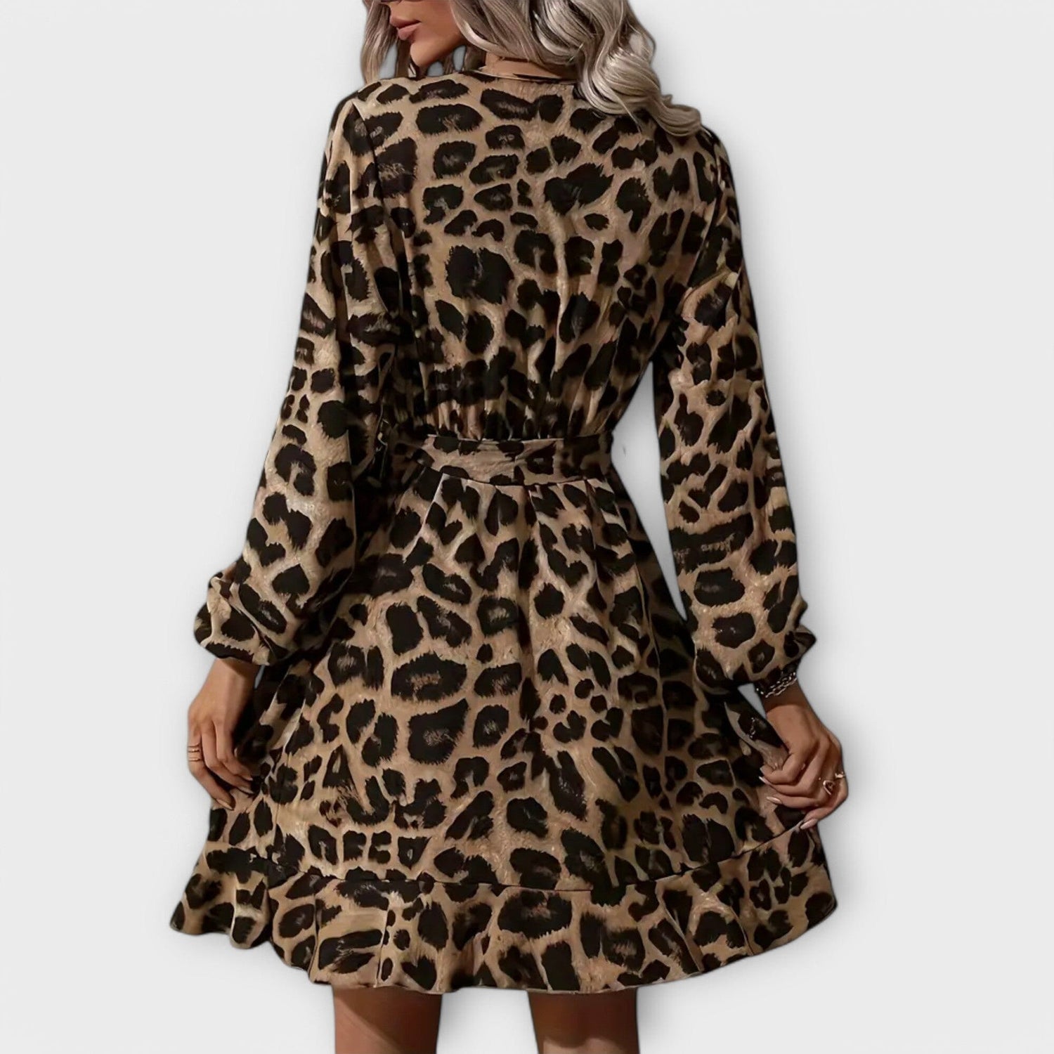 Sofía – Elegante Vestido de Leopardo con Escote en V que Resalta tu Feminidad