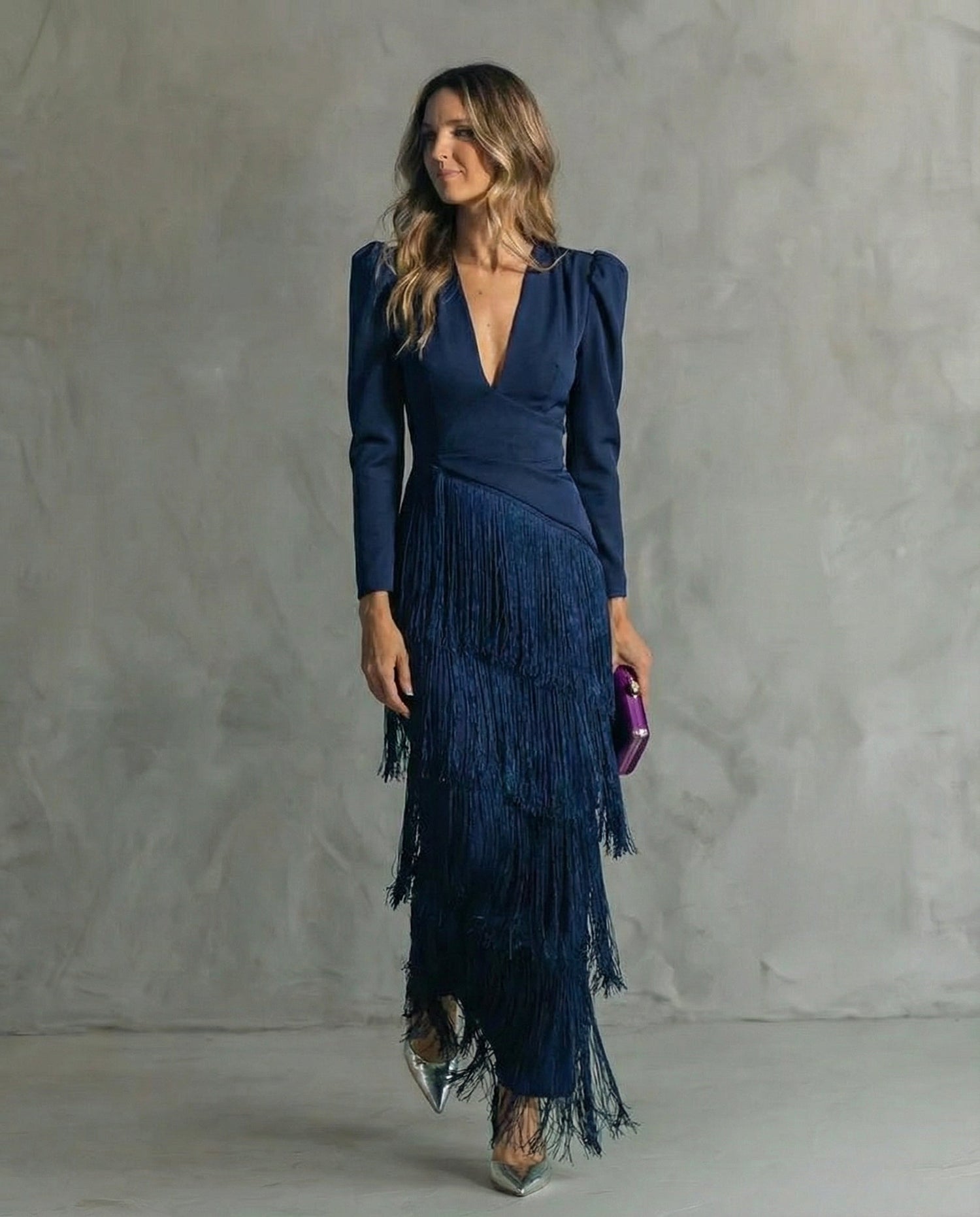 Alessia - Elegante vestido midi con mangas con flecos