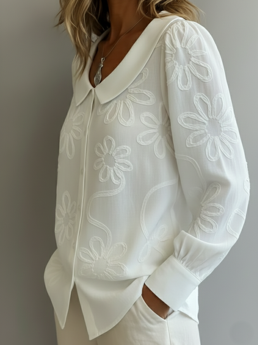 Carmen - Blusa Elegante con Bordado Floral y Cuello Peter Pan